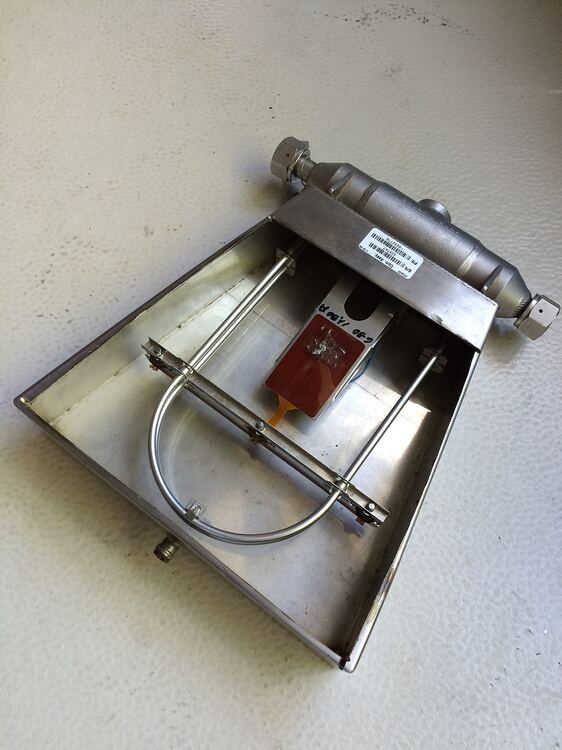 Coriolis flow meter