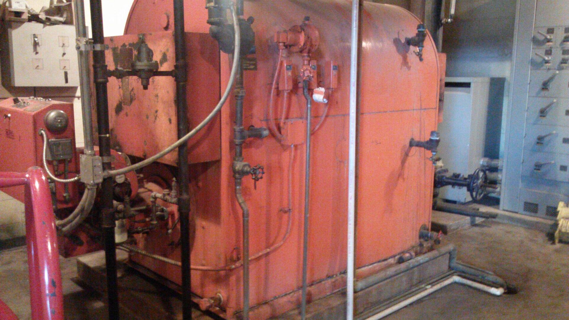Fire-tube package steam boiler